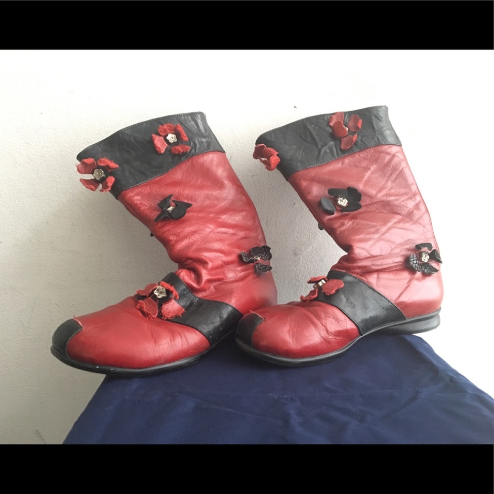 Boots - Picture 3 of 3